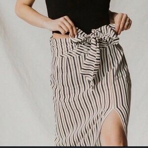 Petersyn stripe long skirt with high slit